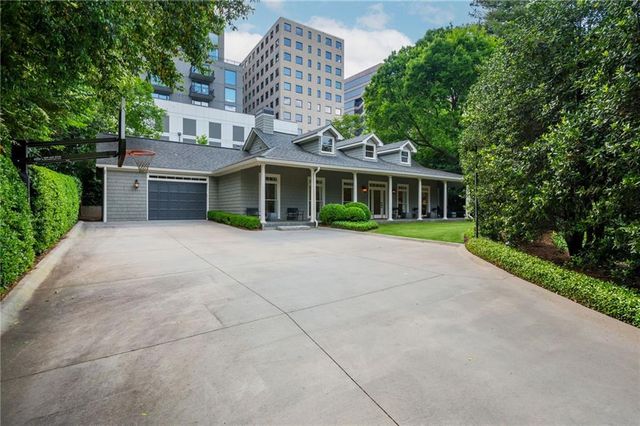 210 Peachtree Circle NE, Atlanta, GA 30309