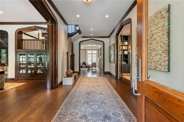 210 Peachtree Circle NE, Atlanta, GA 30309
