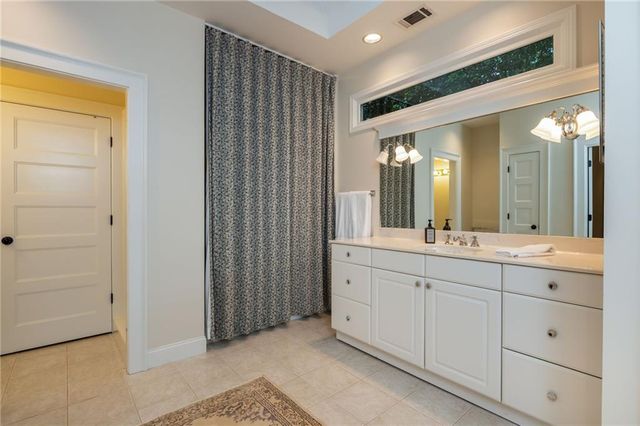 210 Peachtree Circle NE, Atlanta, GA 30309