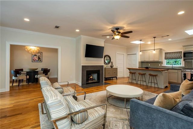210 Peachtree Circle NE, Atlanta, GA 30309