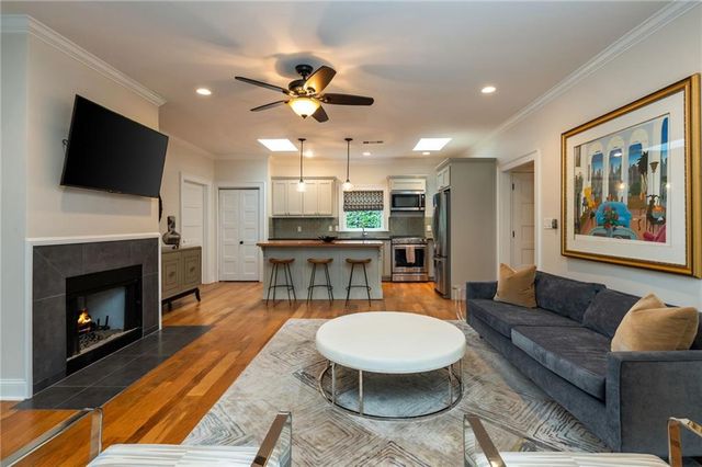 210 Peachtree Circle NE, Atlanta, GA 30309