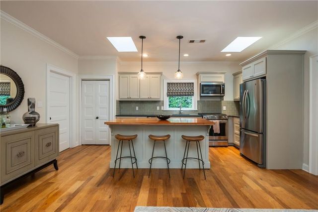 210 Peachtree Circle NE, Atlanta, GA 30309