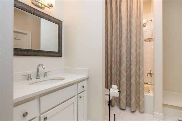 210 Peachtree Circle NE, Atlanta, GA 30309