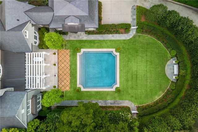 210 Peachtree Circle NE, Atlanta, GA 30309