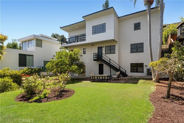 2054 Kenilworth, Los Angeles, CA 90039