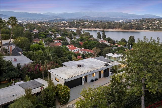 2054 Kenilworth, Los Angeles, CA 90039