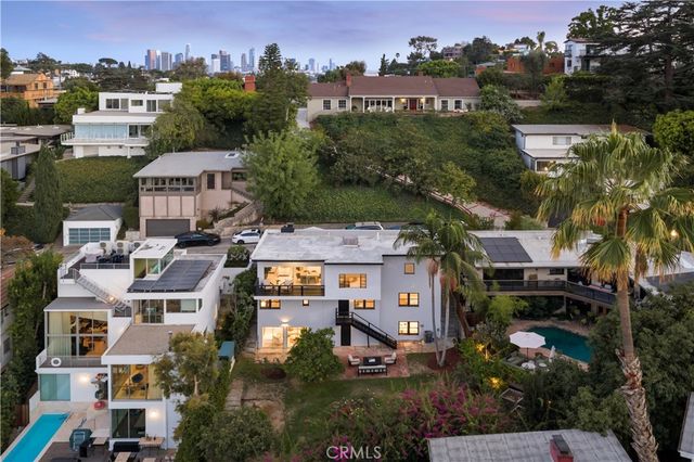 2054 Kenilworth, Los Angeles, CA 90039