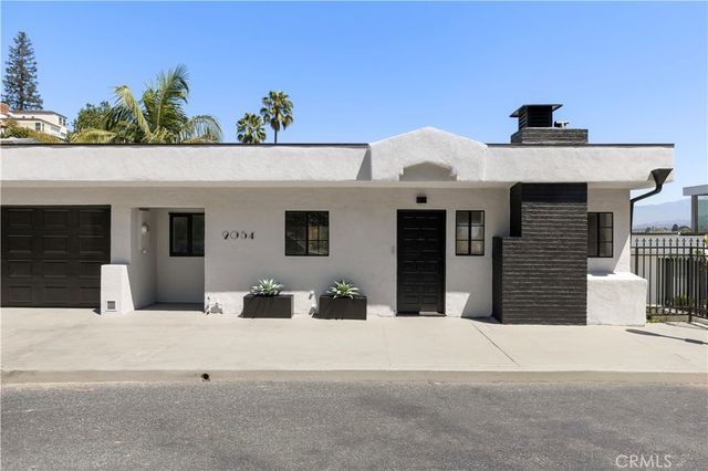 2054 Kenilworth, Los Angeles, CA 90039