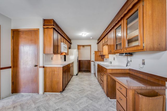 9840 W PAR LN, Wichita, KS 67212