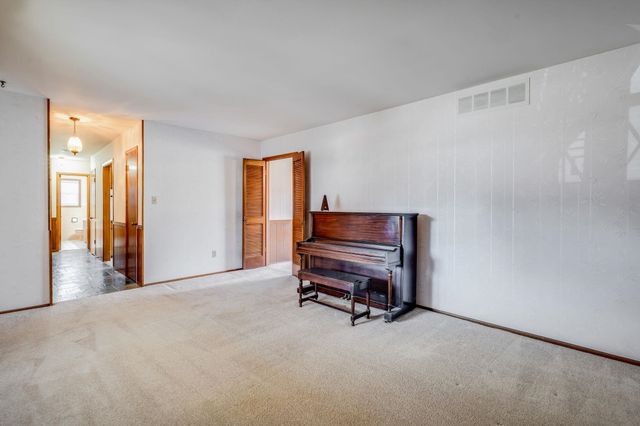 9840 W PAR LN, Wichita, KS 67212