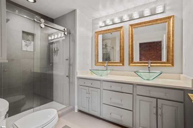 100 W Court St Unit 3M Unit 3L, Greenville, SC 29601