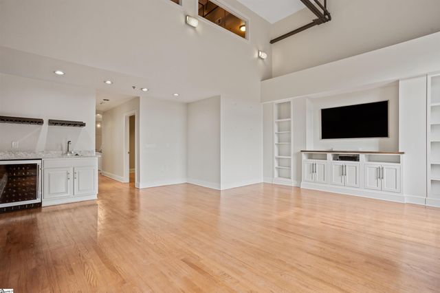 100 W Court St Unit 3M Unit 3L, Greenville, SC 29601