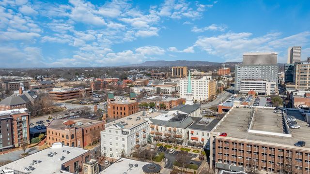100 W Court St Unit 3M Unit 3L, Greenville, SC 29601