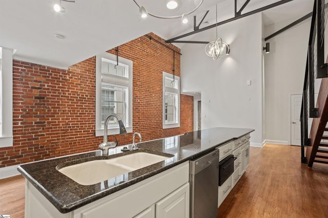 100 W Court St Unit 3M Unit 3L, Greenville, SC 29601