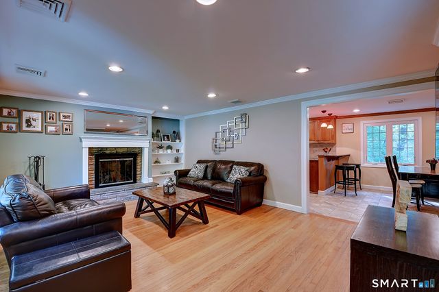 866 Hopewell Road, Glastonbury, CT 06073