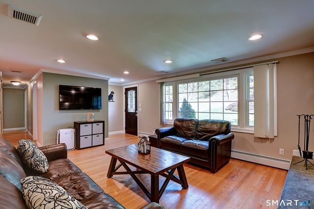 866 Hopewell Road, Glastonbury, CT 06073