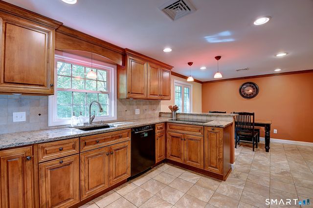 866 Hopewell Road, Glastonbury, CT 06073