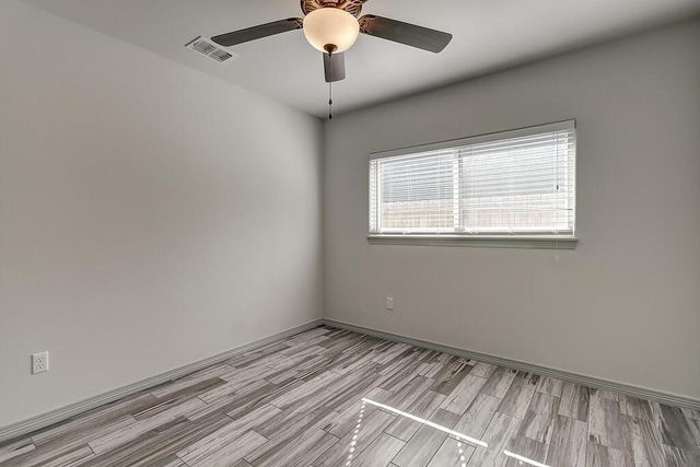 1542 Oak Hill Dr, Corpus Christi, TX 78418