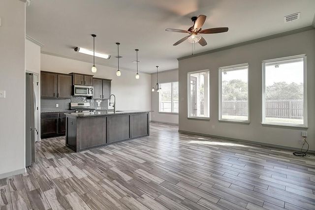 1542 Oak Hill Dr, Corpus Christi, TX 78418