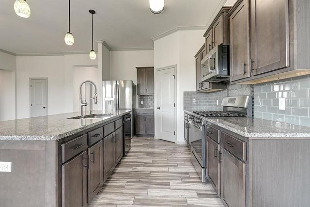 1542 Oak Hill Dr, Corpus Christi, TX 78418