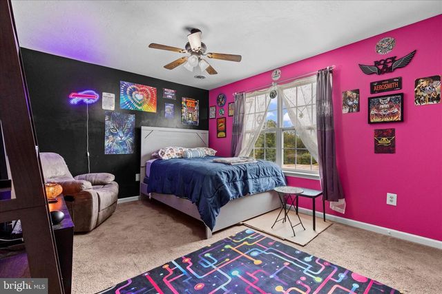 1165 LEDGE DR, York, PA 17408