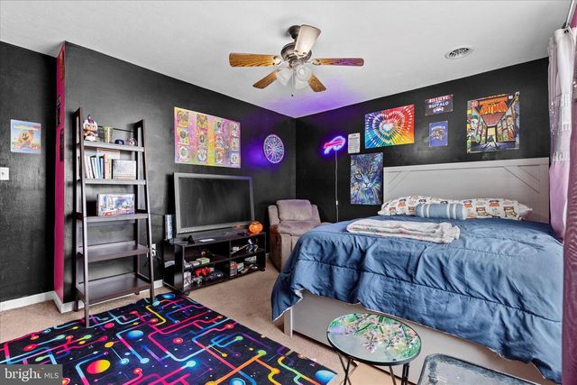 1165 LEDGE DR, York, PA 17408