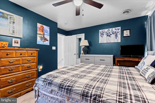 1165 LEDGE DR, York, PA 17408