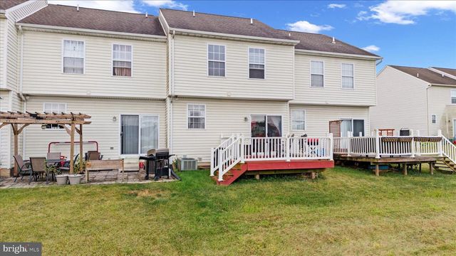 1165 LEDGE DR, York, PA 17408