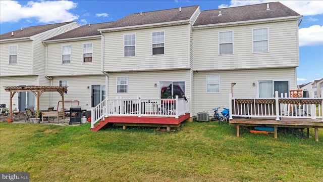 1165 LEDGE DR, York, PA 17408