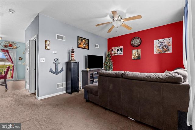 1165 LEDGE DR, York, PA 17408