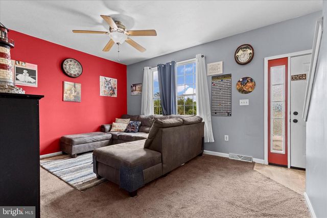 1165 LEDGE DR, York, PA 17408