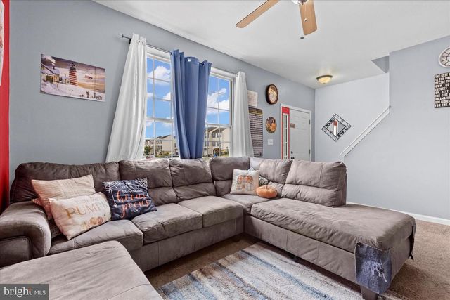 1165 LEDGE DR, York, PA 17408