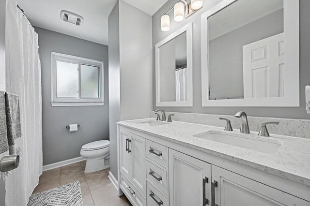 6506 Chirrewa Street, Westland, MI 48185