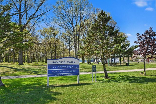 6506 Chirrewa Street, Westland, MI 48185