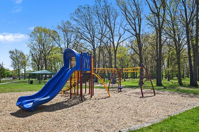 6506 Chirrewa Street, Westland, MI 48185
