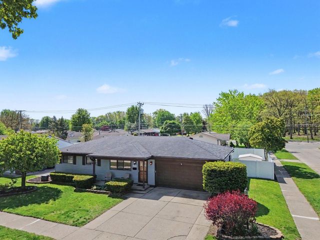 6506 Chirrewa Street, Westland, MI 48185