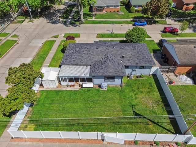 6506 Chirrewa Street, Westland, MI 48185