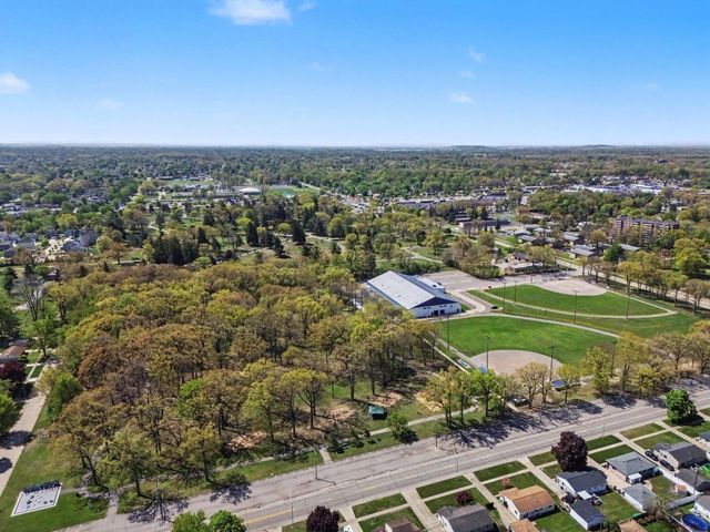 6506 Chirrewa Street, Westland, MI 48185