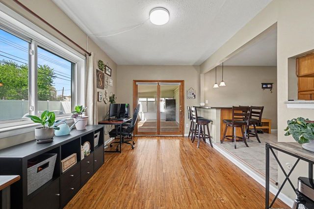6506 Chirrewa Street, Westland, MI 48185