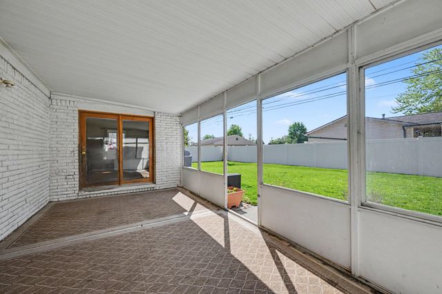 6506 Chirrewa Street, Westland, MI 48185