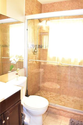 9141 Sunrise Lakes Blvd 201, Sunrise, FL 33322