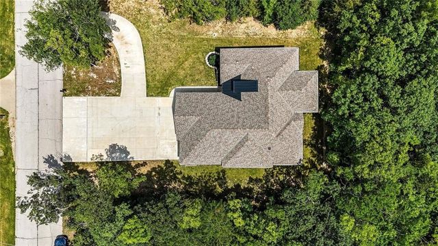 1807 SW Cemetery Road, Oak Grove, MO 64075