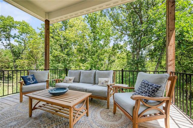 1807 SW Cemetery Road, Oak Grove, MO 64075