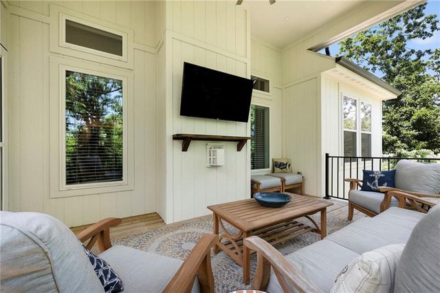 1807 SW Cemetery Road, Oak Grove, MO 64075