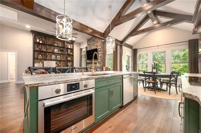 1807 SW Cemetery Road, Oak Grove, MO 64075