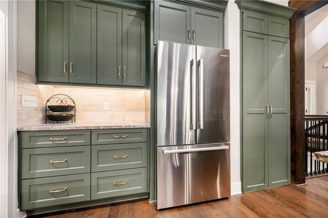 1807 SW Cemetery Road, Oak Grove, MO 64075