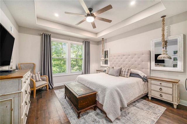 1807 SW Cemetery Road, Oak Grove, MO 64075