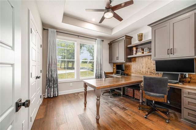 1807 SW Cemetery Road, Oak Grove, MO 64075