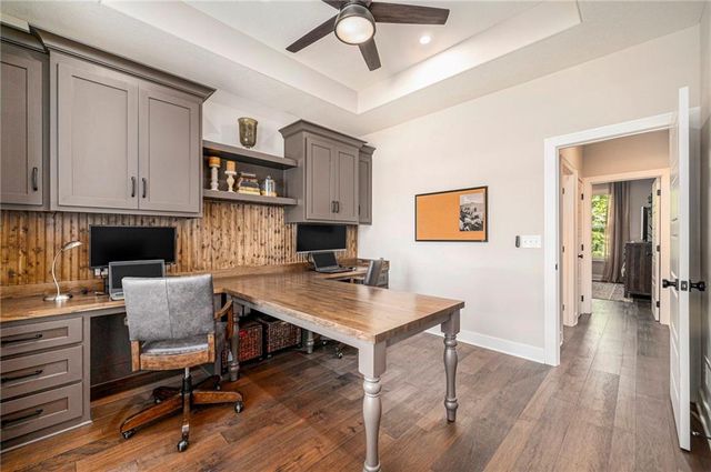 1807 SW Cemetery Road, Oak Grove, MO 64075