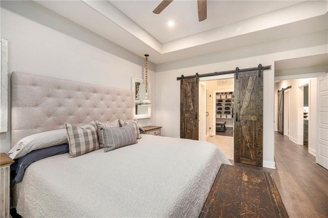 1807 SW Cemetery Road, Oak Grove, MO 64075